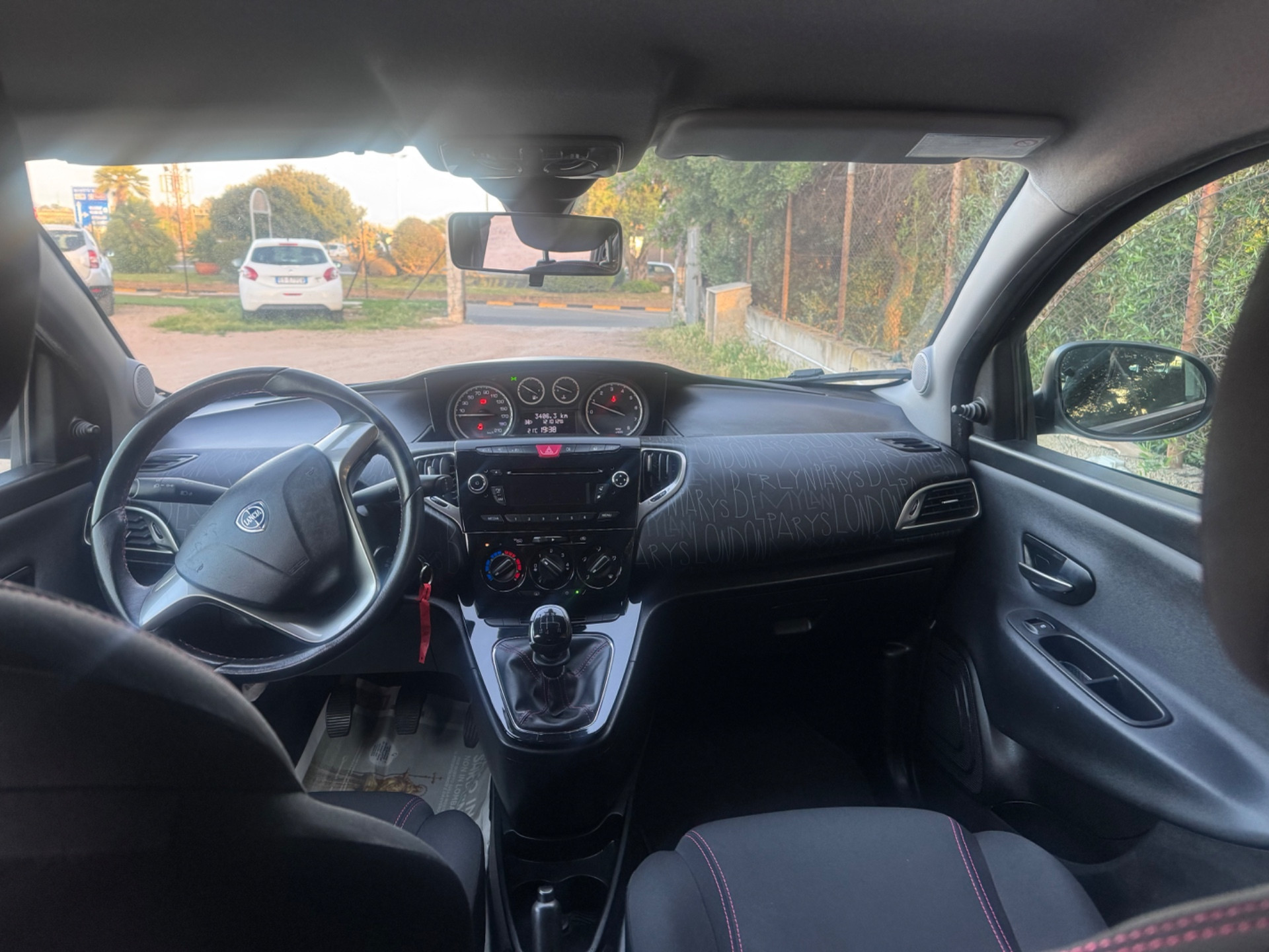 Lancia Ypsilon 1.2 69 CV 5 porte S&S Platinum