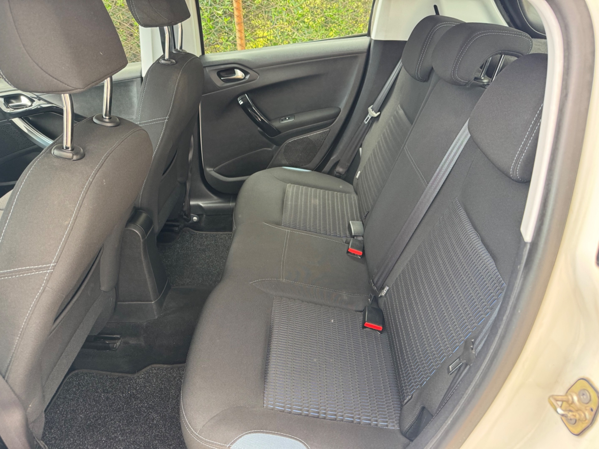 Peugeot 208 1.6 e-HDi 92 CV Stop&Start 5 porte All