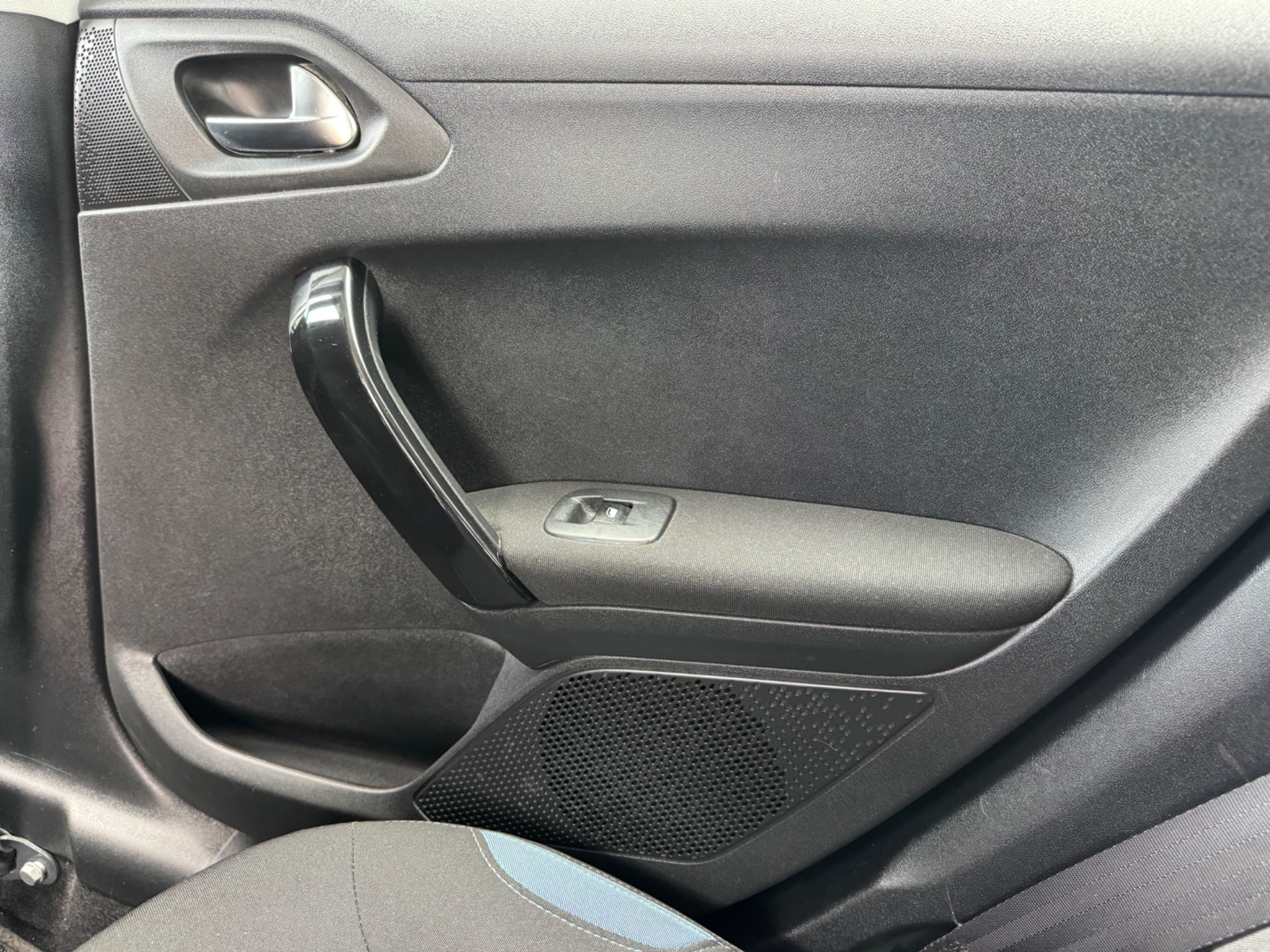 Peugeot 208 1.6 e-HDi 92 CV Stop&Start 5 porte All