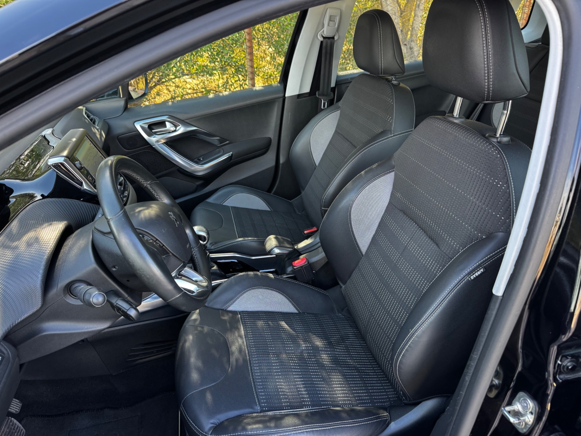 Peugeot 2008 1.6 e-HDi 115 CV Stop&Start Allure